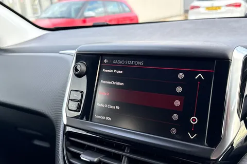 KO19LVP PEUGEOT 208 1.2 PureTech GPF GT Line Euro 6 (s/s) 5dr Thumbnail #48