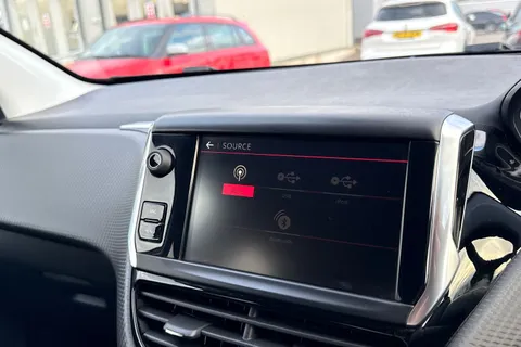 KO19LVP PEUGEOT 208 1.2 PureTech GPF GT Line Euro 6 (s/s) 5dr Thumbnail #49