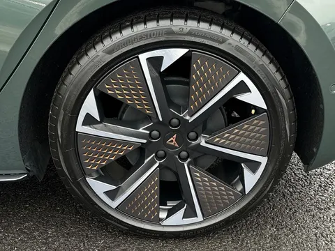 KY74LGO CUPRA Born 240kW e-Boost VZ First Edition 79kWh 5dr Auto**PANORAMIC SUNROOF HEAT PUMP* Thumbnail #7