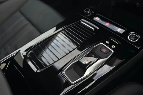 KN75HFU Audi A6 E-Tron Sportback Sportback Sport e-tron 210,00 kW Thumbnail #24