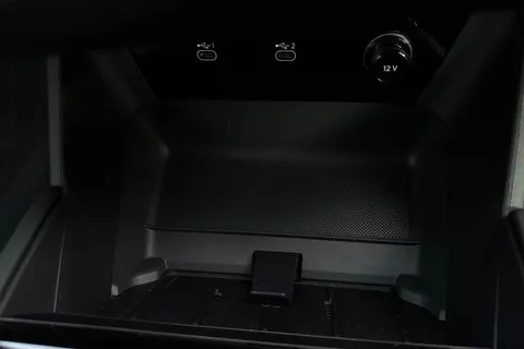 KN75HFU Audi A6 E-Tron Sportback Sportback Sport e-tron 210,00 kW Thumbnail #56