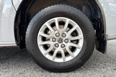 DF25HNA Volkswagen Transporter 2.0 TDI 110 Commerce Pro Van Thumbnail #12