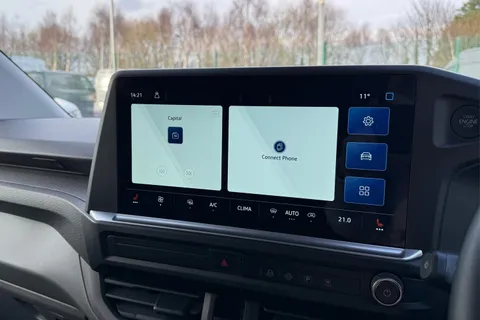 DF25HNA Volkswagen Transporter 2.0 TDI 110 Commerce Pro Van Thumbnail #17