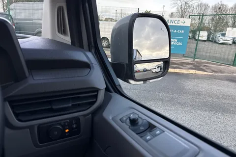 DF25HNA Volkswagen Transporter 2.0 TDI 110 Commerce Pro Van Thumbnail #21