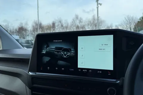 DF25HNA Volkswagen Transporter 2.0 TDI 110 Commerce Pro Van Thumbnail #22