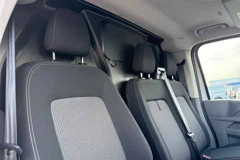 DF25HNA Volkswagen Transporter 2.0 TDI 110 Commerce Pro Van Thumbnail #24