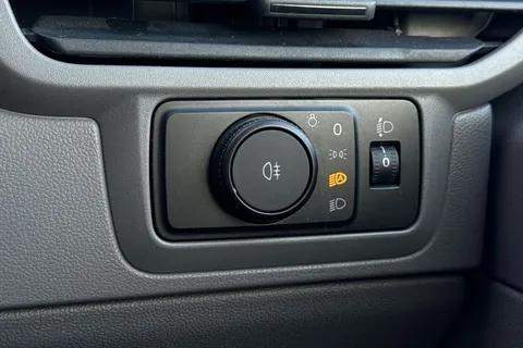 DF25HNA Volkswagen Transporter 2.0 TDI 110 Commerce Pro Van Thumbnail #45