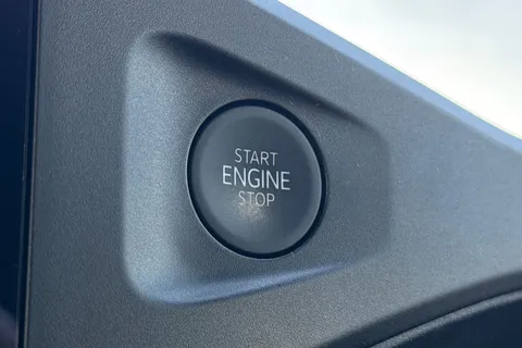 DF25HNA Volkswagen Transporter 2.0 TDI 110 Commerce Pro Van Thumbnail #46