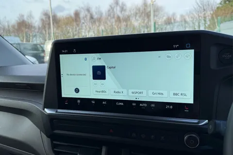 DF25HNA Volkswagen Transporter 2.0 TDI 110 Commerce Pro Van Thumbnail #47