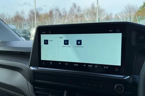 DF25HNA Volkswagen Transporter 2.0 TDI 110 Commerce Pro Van Thumbnail #48