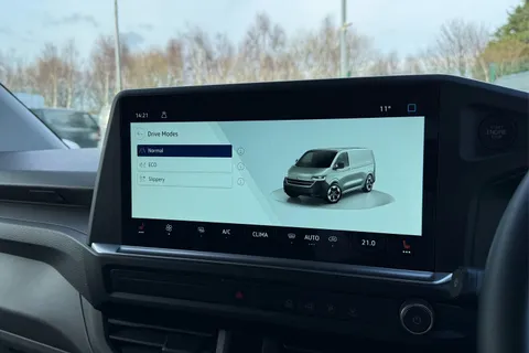 DF25HNA Volkswagen Transporter 2.0 TDI 110 Commerce Pro Van Thumbnail #50