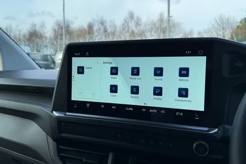 DF25HNA Volkswagen Transporter 2.0 TDI 110 Commerce Pro Van Thumbnail #52