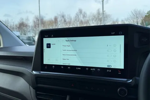 DF25HNA Volkswagen Transporter 2.0 TDI 110 Commerce Pro Van Thumbnail #53