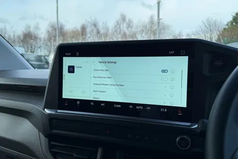 DF25HNA Volkswagen Transporter 2.0 TDI 110 Commerce Pro Van Thumbnail #55