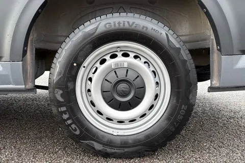 DC75XVB Volkswagen Crafter CR35 Panel Commerce Plus LWB 140 PS 2.0 TDI 6sp Manual - Rear Step/Camera Thumbnail #12