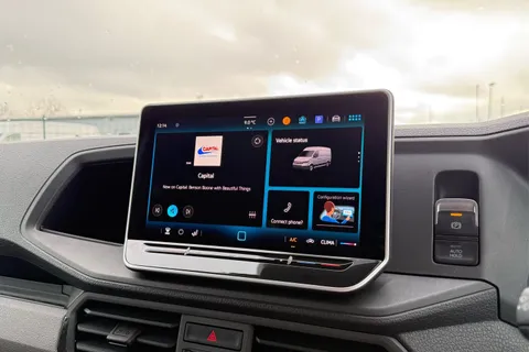 DC75XVB Volkswagen Crafter CR35 Panel Commerce Plus LWB 140 PS 2.0 TDI 6sp Manual - Rear Step/Camera Thumbnail #17