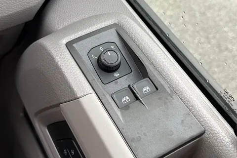 DC75XVB Volkswagen Crafter CR35 Panel Commerce Plus LWB 140 PS 2.0 TDI 6sp Manual - Rear Step/Camera Thumbnail #44