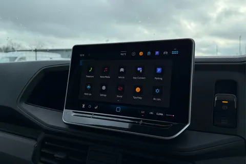 DC75XVB Volkswagen Crafter CR35 Panel Commerce Plus LWB 140 PS 2.0 TDI 6sp Manual - Rear Step/Camera Thumbnail #47