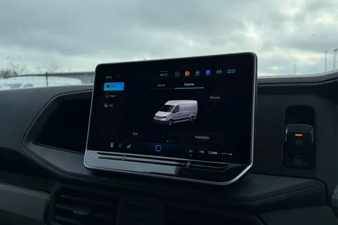 DC75XVB Volkswagen Crafter CR35 Panel Commerce Plus LWB 140 PS 2.0 TDI 6sp Manual - Rear Step/Camera Thumbnail #52