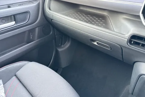 DH75EVL Volkswagen ID. Buzz GTX LWB 7 Seat 340 PS 79 kWh Pro Electric Automatic - Heat Pump Thumbnail #20