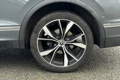 BT74LTN Volkswagen Tiguan Allspace 1.5 TSI R-Line 5dr DSG Thumbnail #15