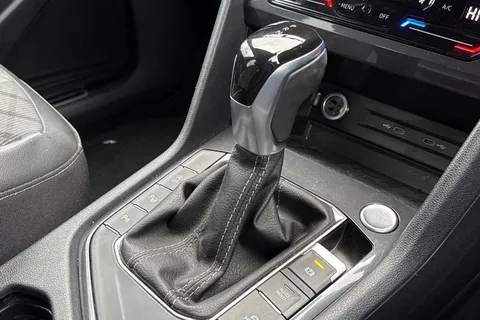 BT74LTN Volkswagen Tiguan Allspace 1.5 TSI R-Line 5dr DSG Thumbnail #23