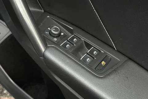 BT74LTN Volkswagen Tiguan Allspace 1.5 TSI R-Line 5dr DSG Thumbnail #24