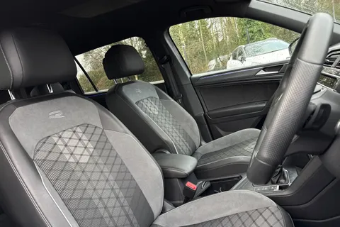 BT74LTN Volkswagen Tiguan Allspace 1.5 TSI R-Line 5dr DSG Thumbnail #25