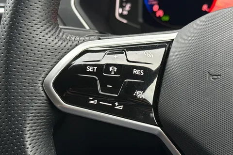 BT74LTN Volkswagen Tiguan Allspace 1.5 TSI R-Line 5dr DSG Thumbnail #40