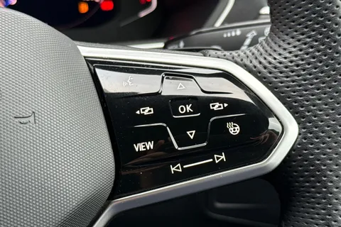 BT74LTN Volkswagen Tiguan Allspace 1.5 TSI R-Line 5dr DSG Thumbnail #41