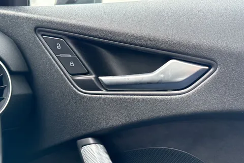 FB19ZWF Audi TT Coup- Sport 45 TFSI  245 PS S tronic Thumbnail #19