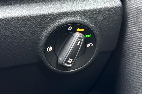 PF70VXT Volkswagen T-Roc 1.5 TSI EVO United Euro 6 (s/s) 5dr Thumbnail #58