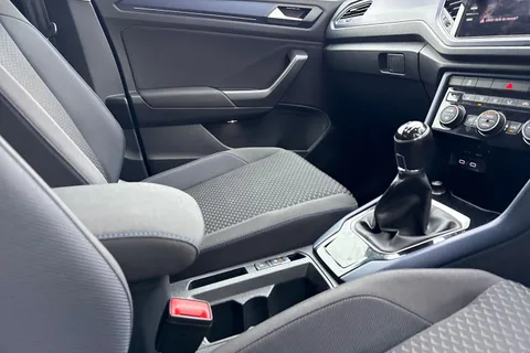 PF70VXT Volkswagen T-Roc 1.5 TSI EVO United Euro 6 (s/s) 5dr Thumbnail #60