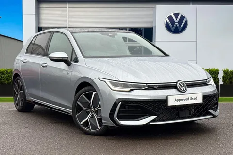 DE25RVX Volkswagen Golf 1.5 TSI 150 R-Line 5dr ⭐18' Leeds alloy wheels | Panoramic sunroof | Area V Thumbnail #2