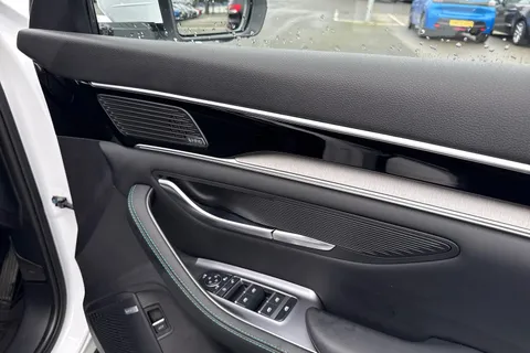 LD25YWS BYD Seal U 1.5 DM-i 18.3kWh Boost CVT Auto Euro 6 (s/s) 5dr Thumbnail #19