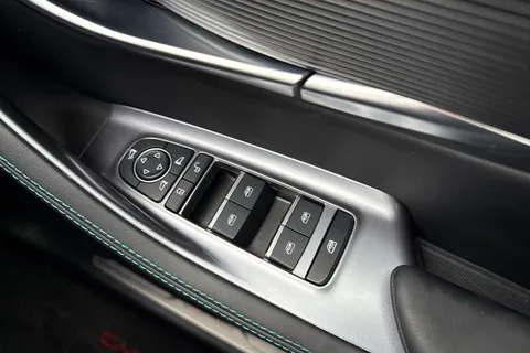 LD25YWS BYD Seal U 1.5 DM-i 18.3kWh Boost CVT Auto Euro 6 (s/s) 5dr Thumbnail #47