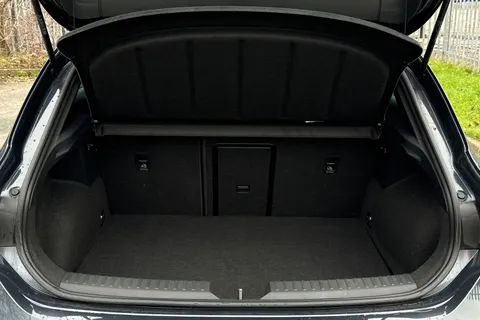 KM75LBJ CUPRA Leon 1.5 eHybrid 25.8kWh V3 DSG Euro 6 (s/s) 5dr Thumbnail #8