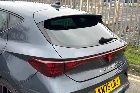 KM75LBJ CUPRA Leon 1.5 eHybrid 25.8kWh V3 DSG Euro 6 (s/s) 5dr Thumbnail #9