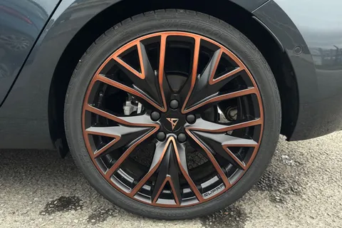 KM75LBJ CUPRA Leon 1.5 eHybrid 25.8kWh V3 DSG Euro 6 (s/s) 5dr Thumbnail #12