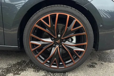 KM75LBJ CUPRA Leon 1.5 eHybrid 25.8kWh V3 DSG Euro 6 (s/s) 5dr Thumbnail #14