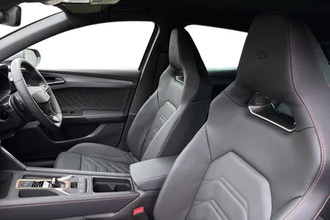 KM75LBJ CUPRA Leon 1.5 eHybrid 25.8kWh V3 DSG Euro 6 (s/s) 5dr Thumbnail #17