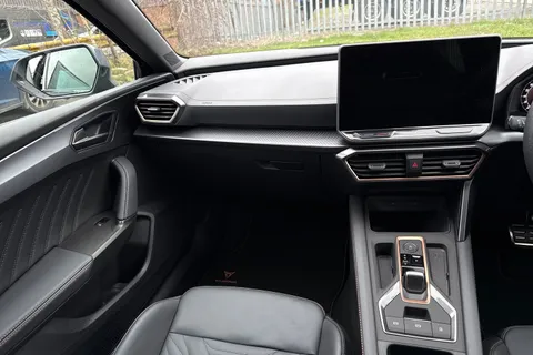 KM75LBJ CUPRA Leon 1.5 eHybrid 25.8kWh V3 DSG Euro 6 (s/s) 5dr Thumbnail #21
