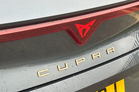 KM75LBJ CUPRA Leon 1.5 eHybrid 25.8kWh V3 DSG Euro 6 (s/s) 5dr Thumbnail #30