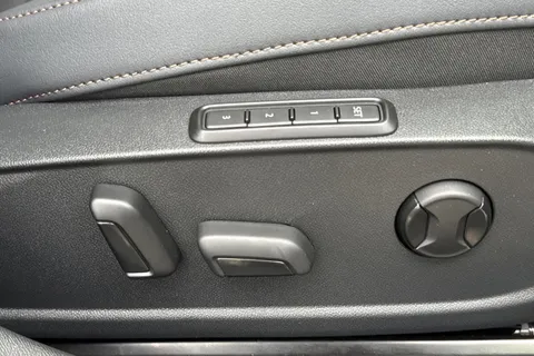 KM75LBJ CUPRA Leon 1.5 eHybrid 25.8kWh V3 DSG Euro 6 (s/s) 5dr Thumbnail #33