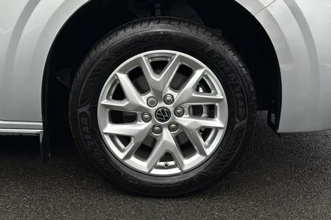 BT75AVR Volkswagen Transporter 2.0 TDI 150PS Commerce Pro Van Auto-Tailgate Thumbnail #11