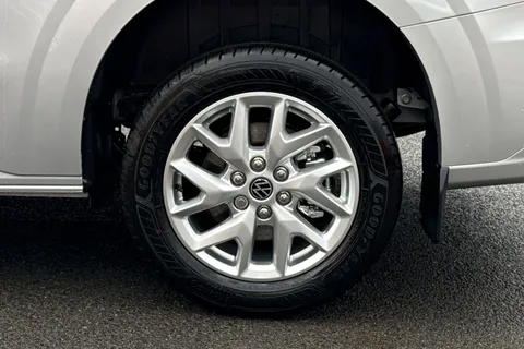 BT75AVR Volkswagen Transporter 2.0 TDI 150PS Commerce Pro Van Auto-Tailgate Thumbnail #12