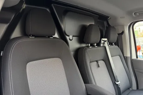 BT75AVR Volkswagen Transporter 2.0 TDI 150PS Commerce Pro Van Auto-Tailgate Thumbnail #25