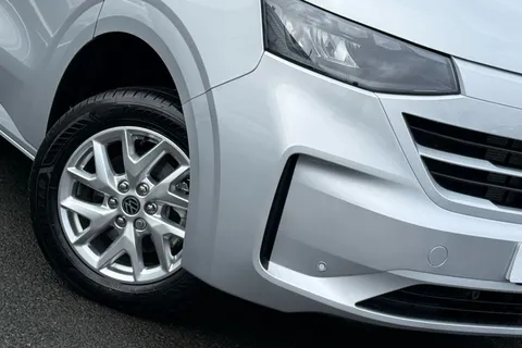 BT75AVR Volkswagen Transporter 2.0 TDI 150PS Commerce Pro Van Auto-Tailgate Thumbnail #30