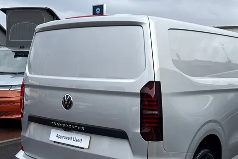 BT75AVR Volkswagen Transporter 2.0 TDI 150PS Commerce Pro Van Auto-Tailgate Thumbnail #34