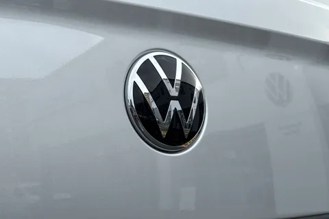 BT75AVR Volkswagen Transporter 2.0 TDI 150PS Commerce Pro Van Auto-Tailgate Thumbnail #36